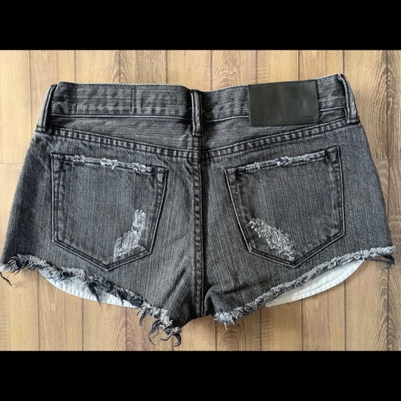Black denim shorts - Picture 2 of 4